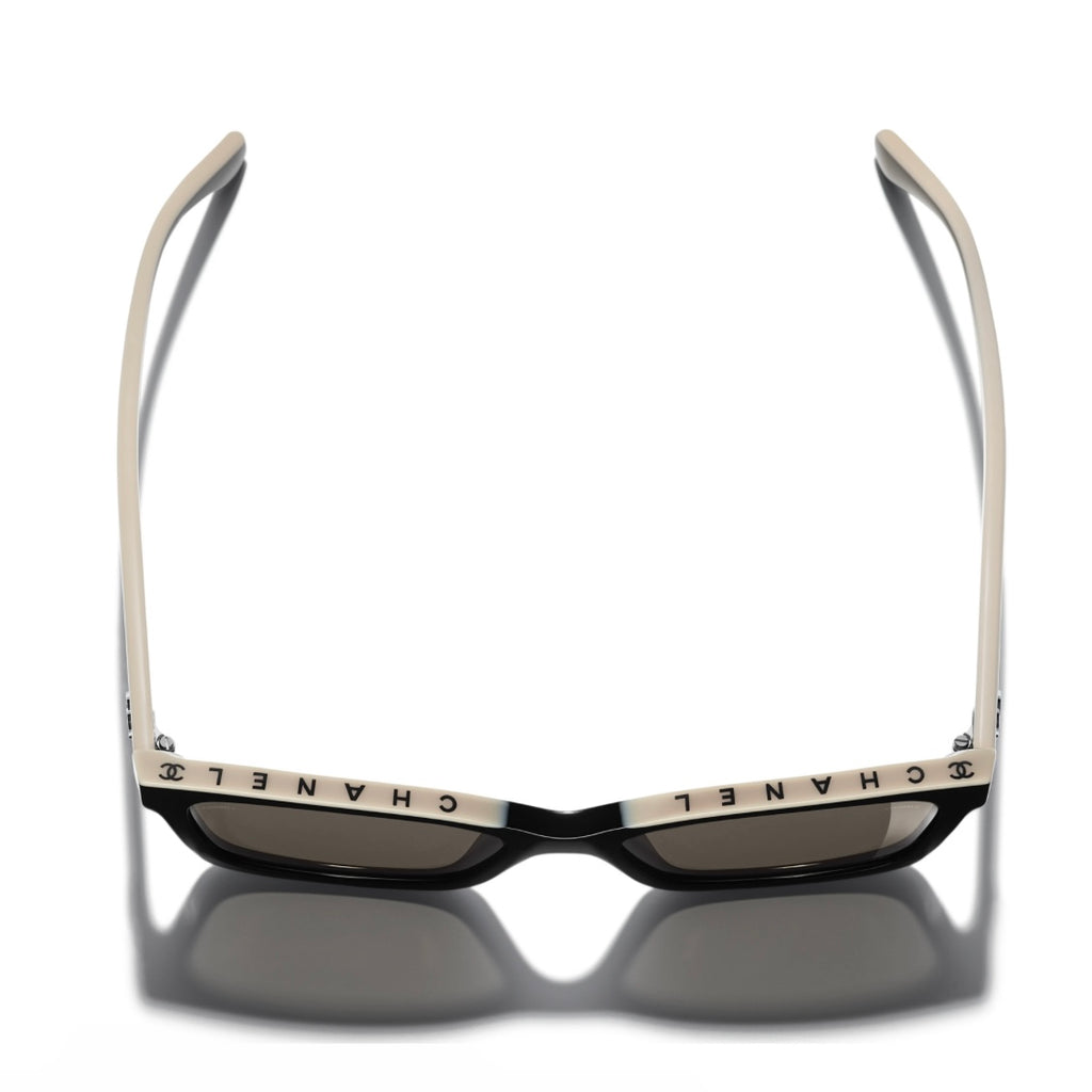 Chanel Square CH5417