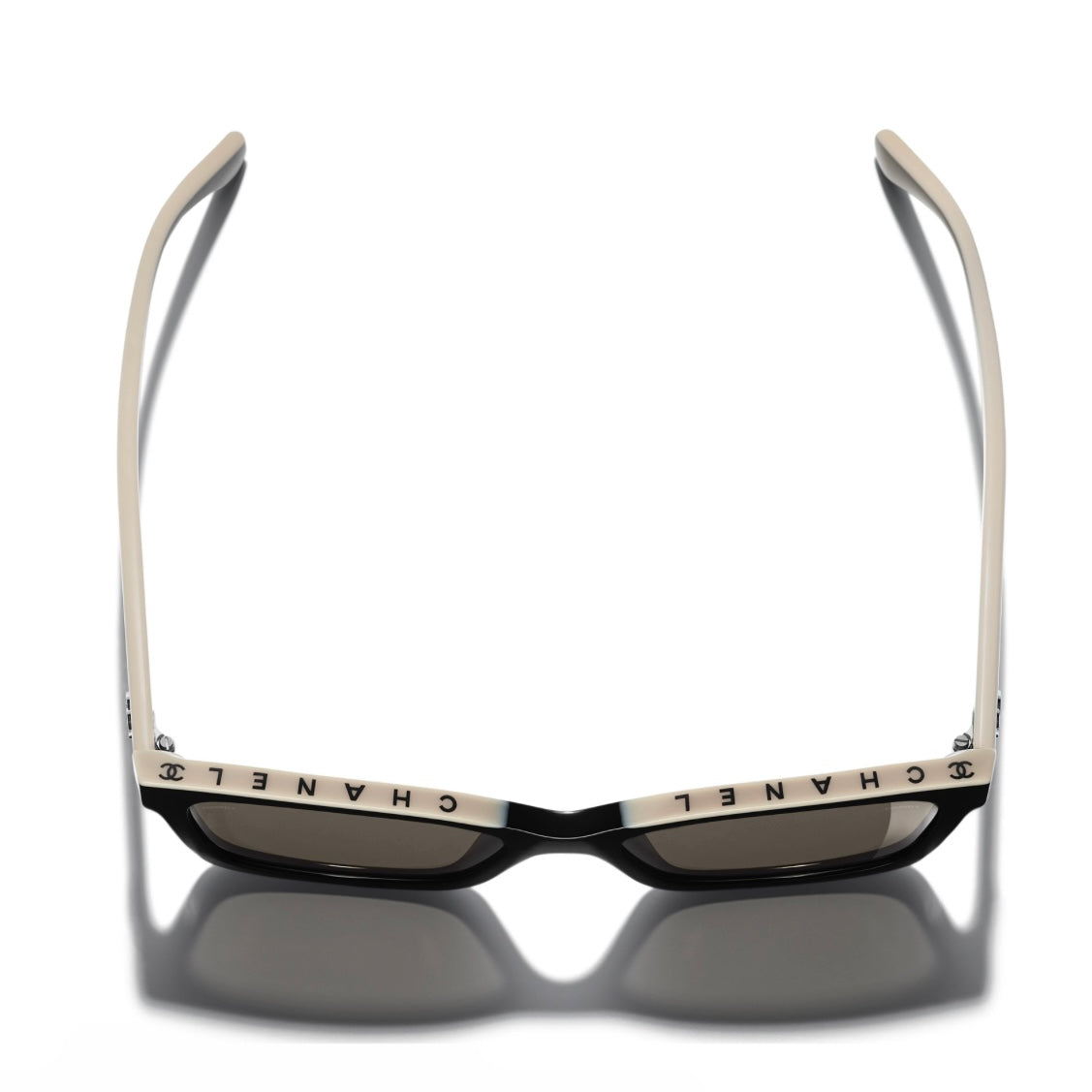 Chanel Square CH5417